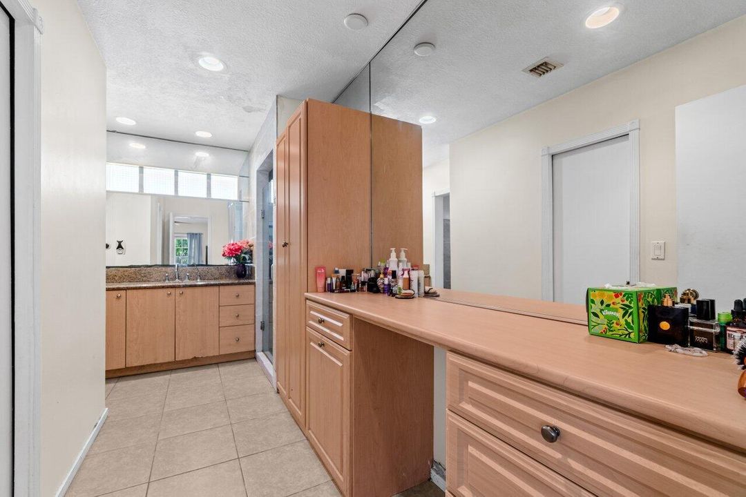 For Rent: $5,900 (4 beds, 2 baths, 3464 Square Feet)