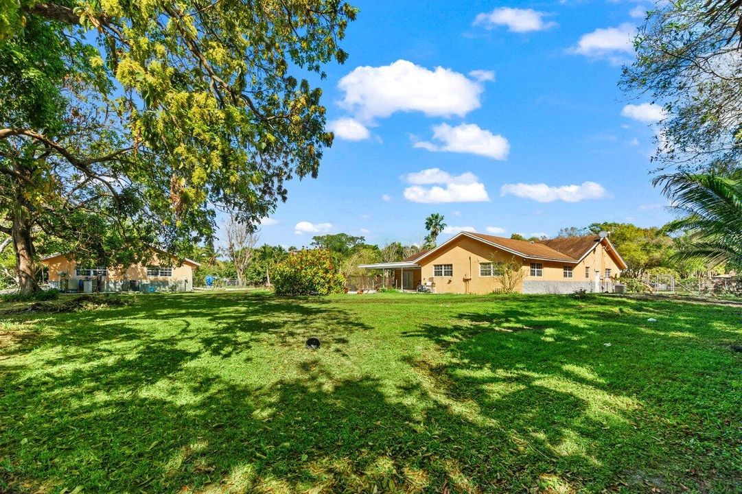 For Rent: $5,900 (4 beds, 2 baths, 3464 Square Feet)