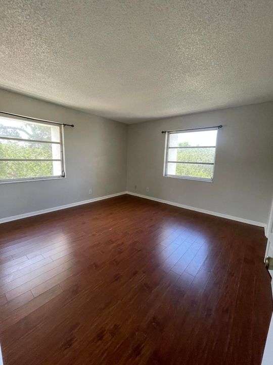 Activo con contrato: $260,000 (3 camas, 2 baños, 1286 Pies cuadrados)