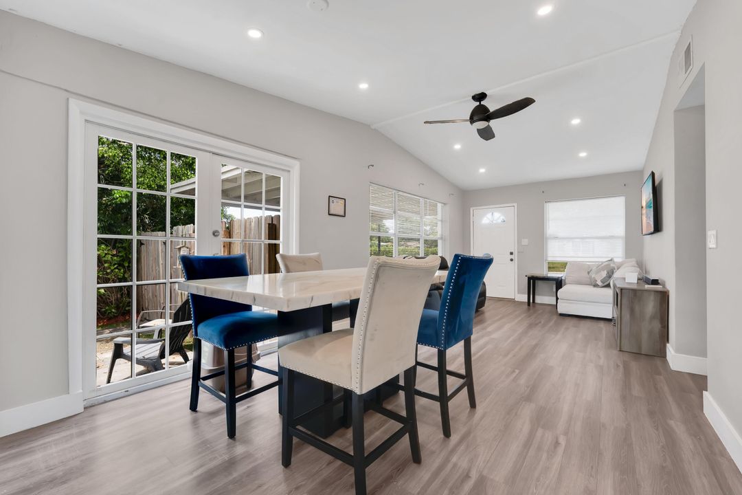 合同活跃: $399,000 (3 贝兹, 2 浴室, 825 平方英尺)