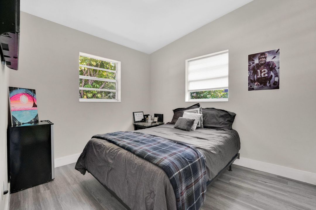 合同活跃: $399,000 (3 贝兹, 2 浴室, 825 平方英尺)