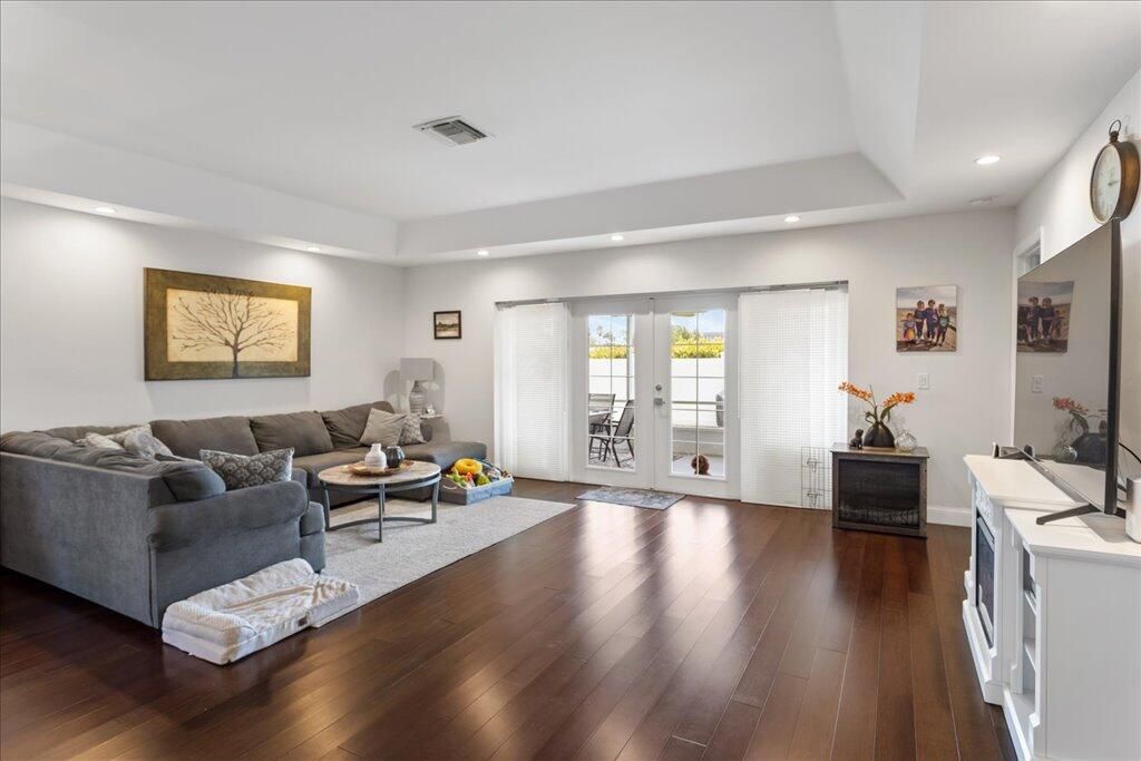 Active With Contract: $560,000 (3 beds, 2 baths, 1626 Square Feet)