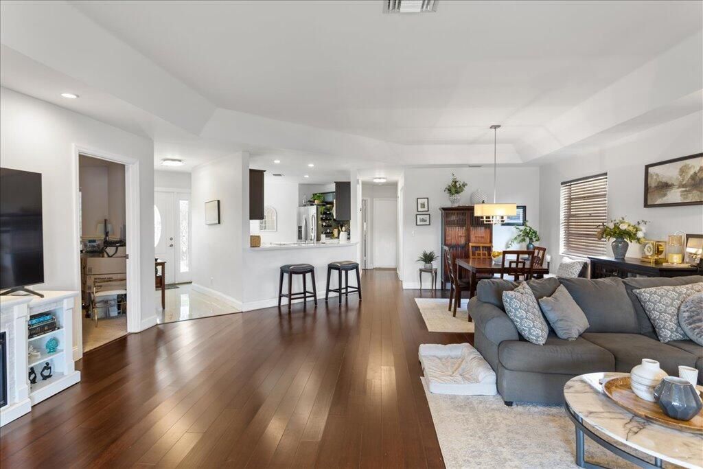 Active With Contract: $560,000 (3 beds, 2 baths, 1626 Square Feet)