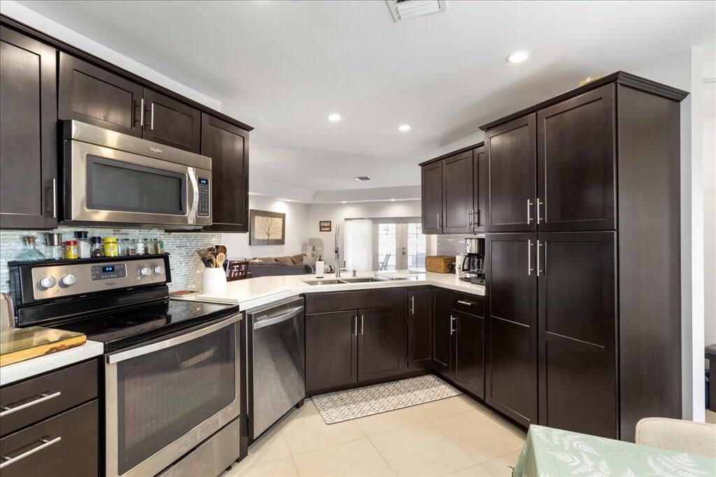 Active With Contract: $560,000 (3 beds, 2 baths, 1626 Square Feet)