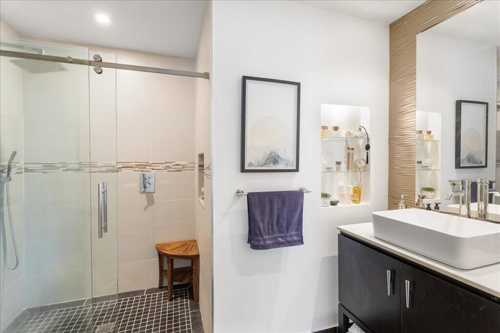 Active With Contract: $560,000 (3 beds, 2 baths, 1626 Square Feet)