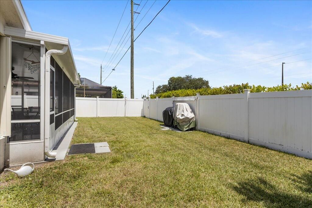 Active With Contract: $560,000 (3 beds, 2 baths, 1626 Square Feet)