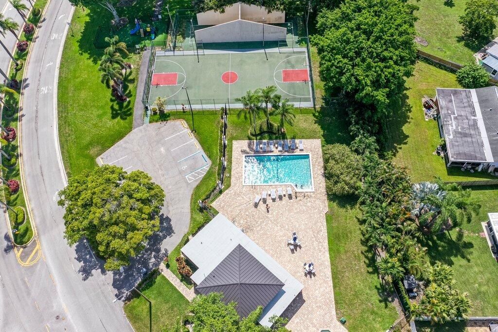 Active With Contract: $560,000 (3 beds, 2 baths, 1626 Square Feet)