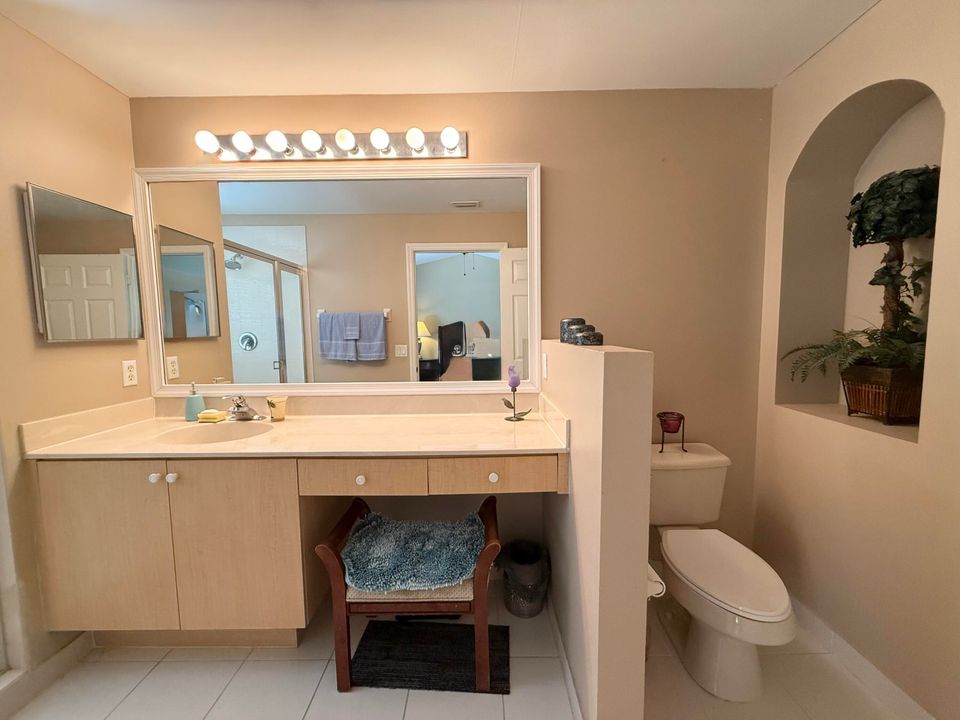 合同活跃: $364,900 (2 贝兹, 2 浴室, 1448 平方英尺)