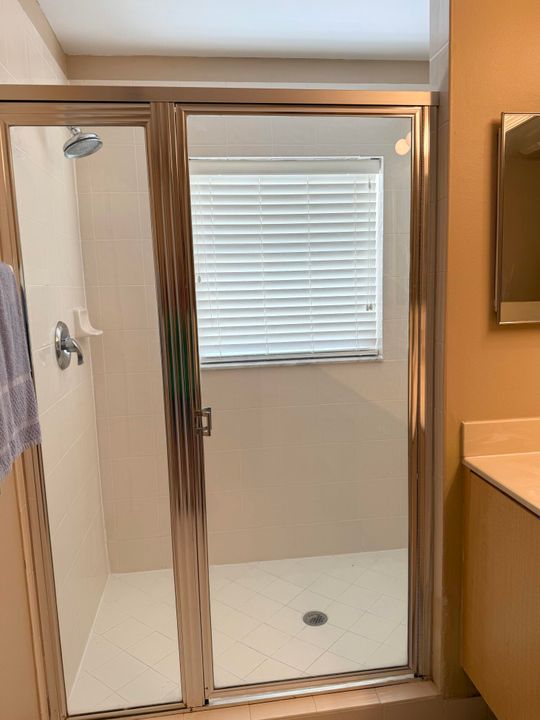 合同活跃: $364,900 (2 贝兹, 2 浴室, 1448 平方英尺)