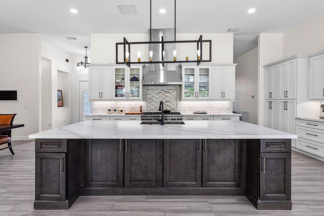 For Sale: $2,295,000 (4 beds, 3 baths, 3381 Square Feet)