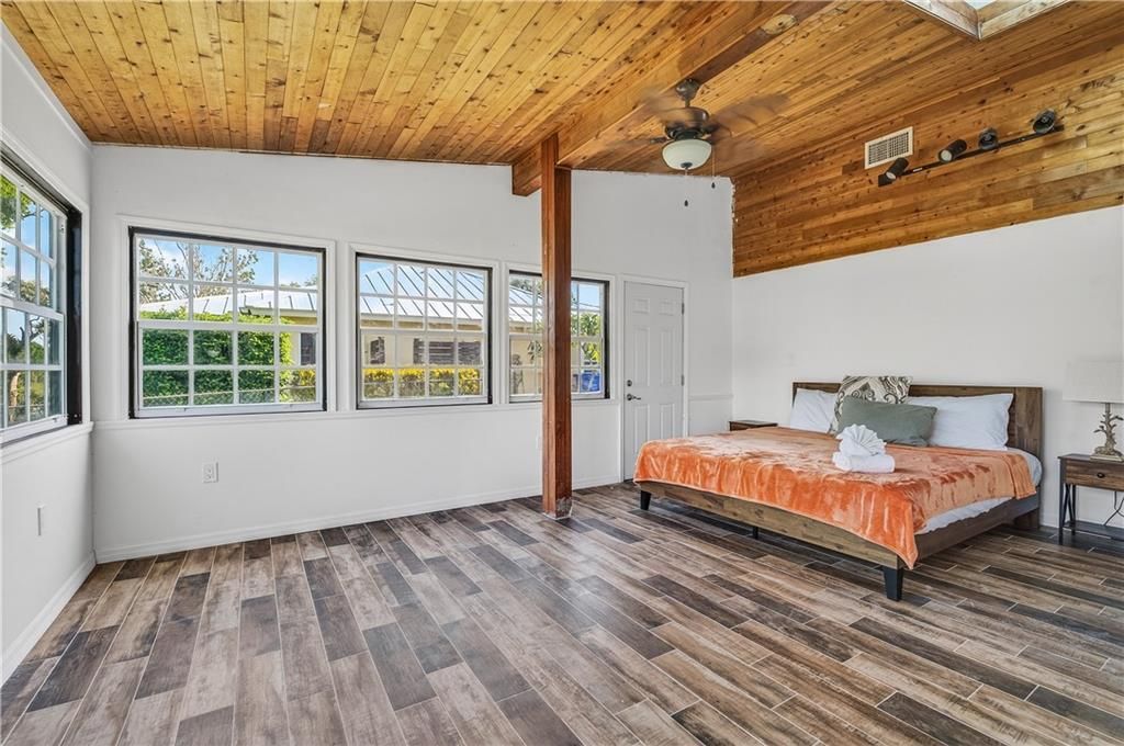 Active With Contract: $350,000 (4 beds, 2 baths, 3269 Square Feet)