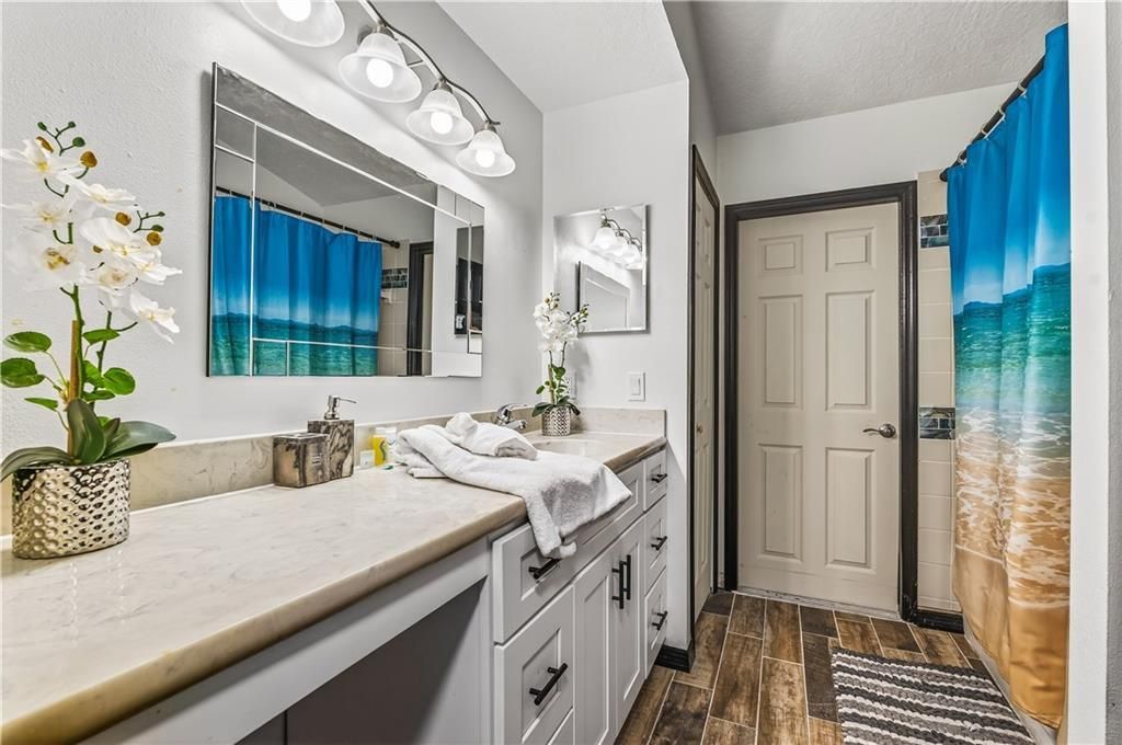 Active With Contract: $350,000 (4 beds, 2 baths, 3269 Square Feet)