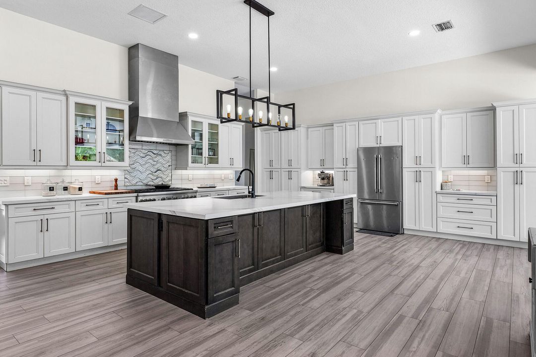 For Sale: $2,295,000 (4 beds, 3 baths, 3381 Square Feet)