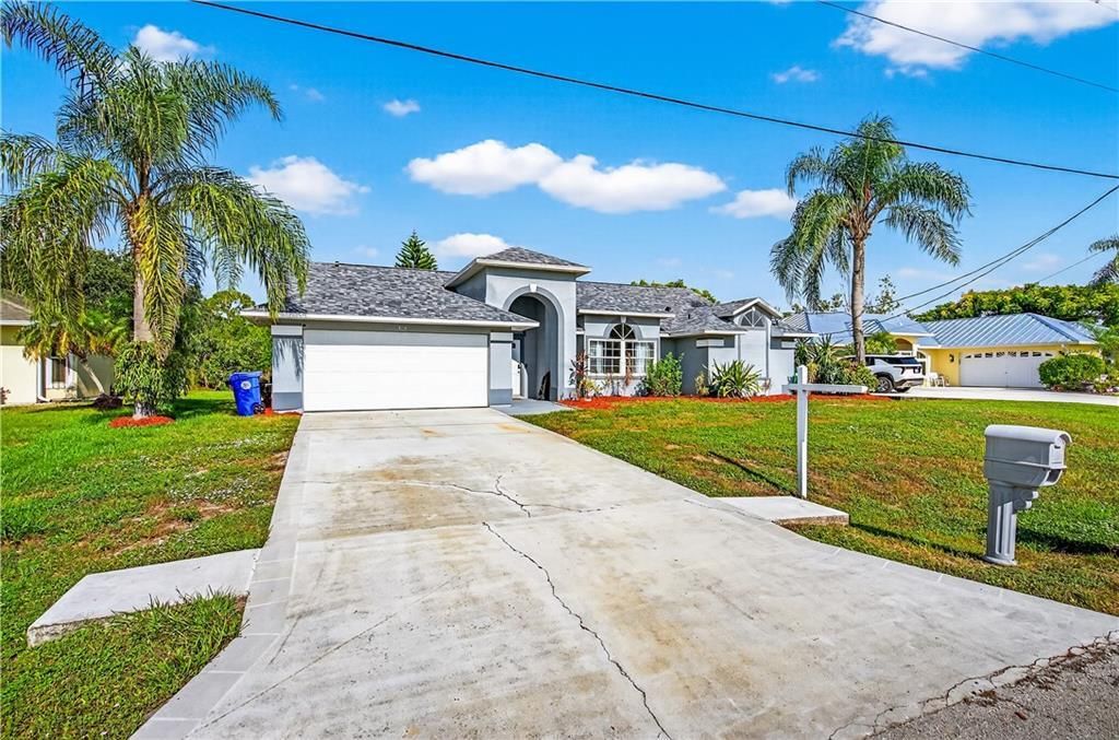 Active With Contract: $350,000 (4 beds, 2 baths, 3269 Square Feet)