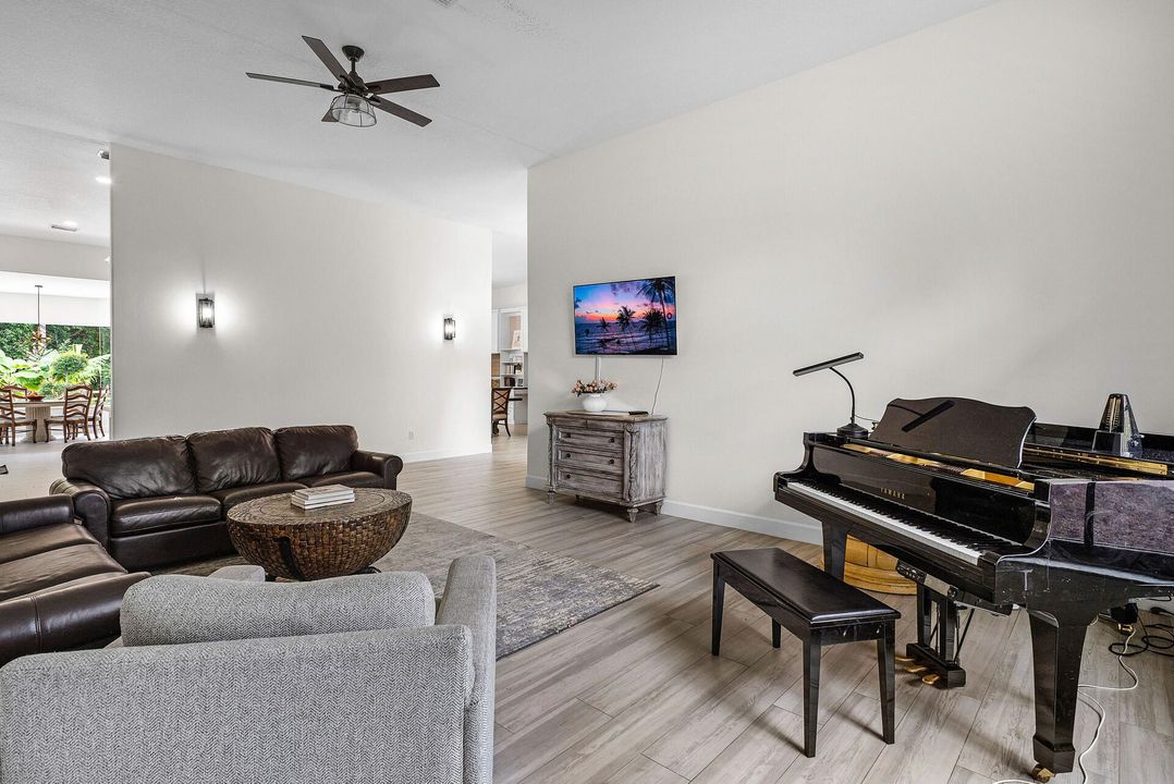 For Sale: $2,295,000 (4 beds, 3 baths, 3381 Square Feet)