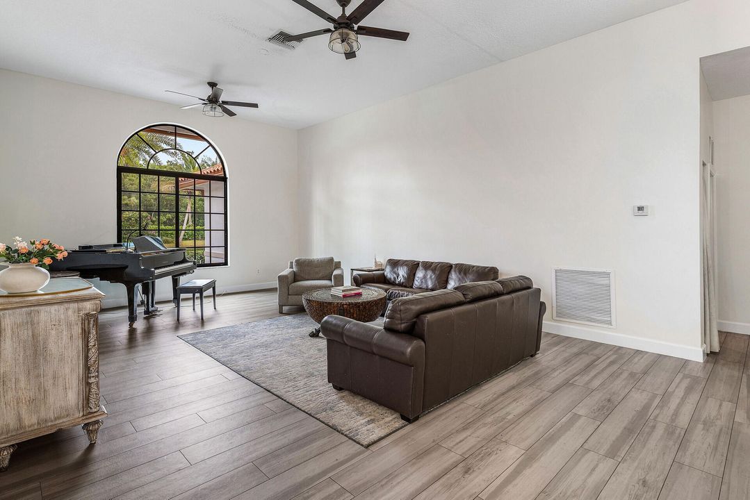 For Sale: $2,295,000 (4 beds, 3 baths, 3381 Square Feet)