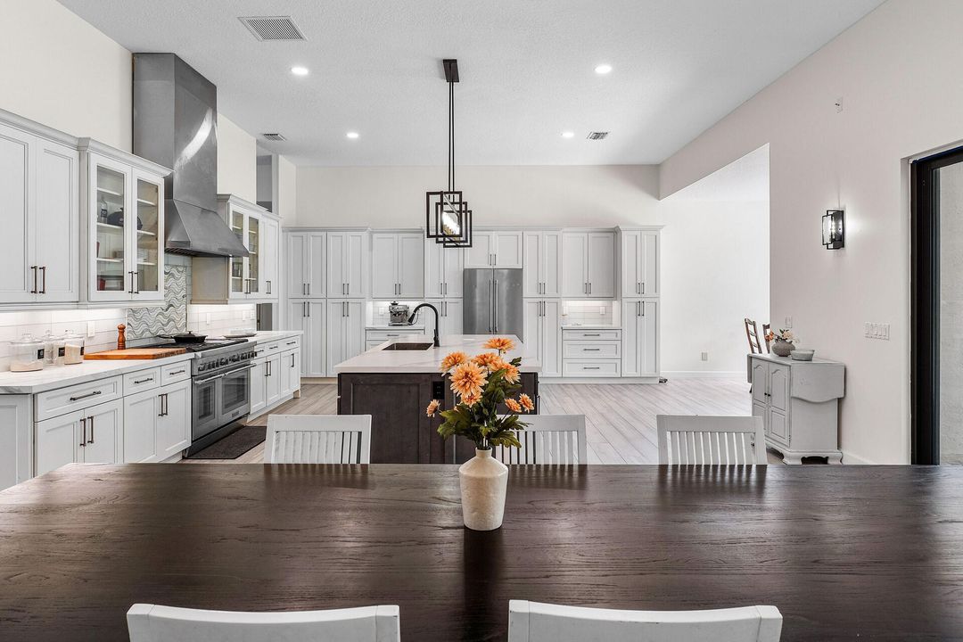 For Sale: $2,295,000 (4 beds, 3 baths, 3381 Square Feet)