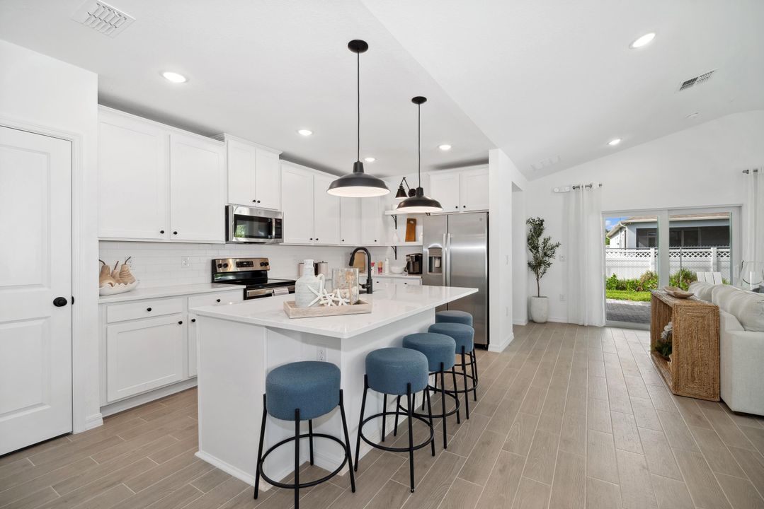 Active With Contract: $409,995 (4 beds, 3 baths, 2094 Square Feet)