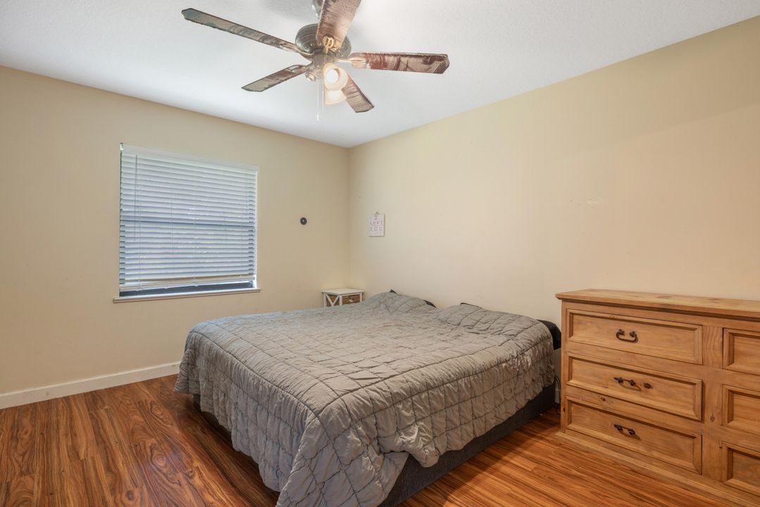 合同活跃: $395,000 (3 贝兹, 2 浴室, 1272 平方英尺)