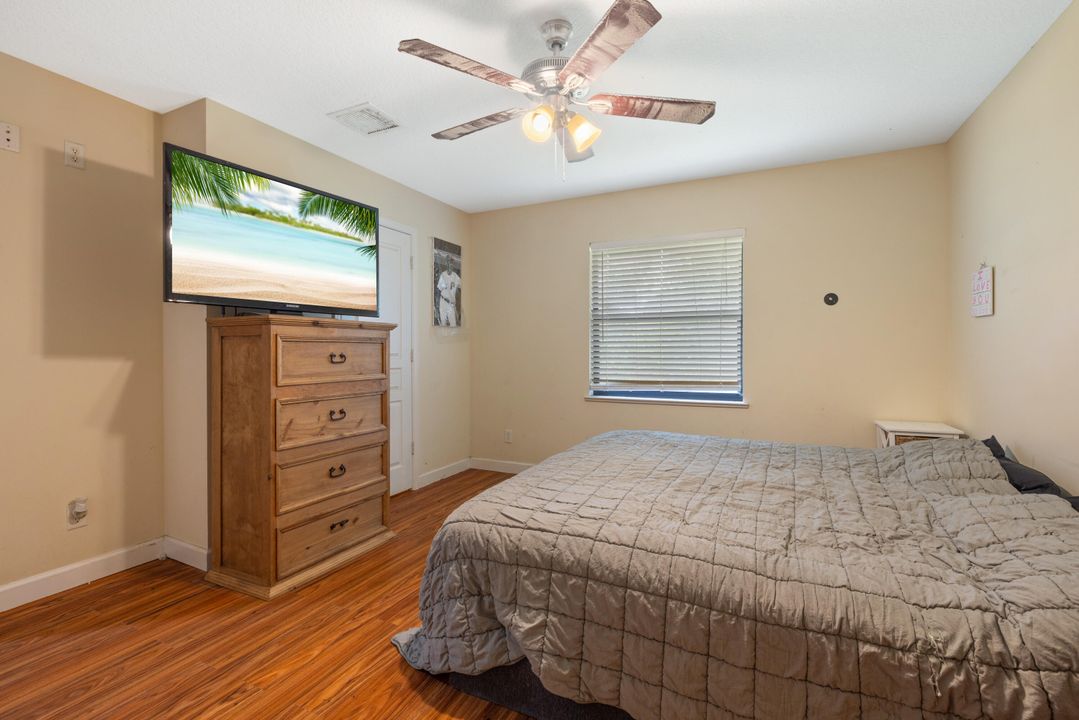 合同活跃: $395,000 (3 贝兹, 2 浴室, 1272 平方英尺)