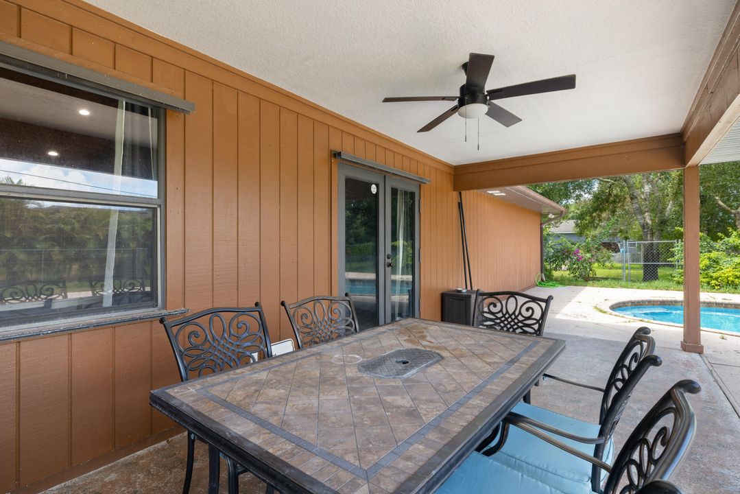 合同活跃: $395,000 (3 贝兹, 2 浴室, 1272 平方英尺)