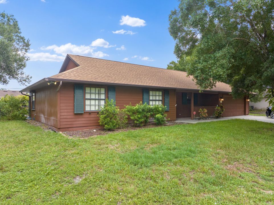 合同活跃: $395,000 (3 贝兹, 2 浴室, 1272 平方英尺)