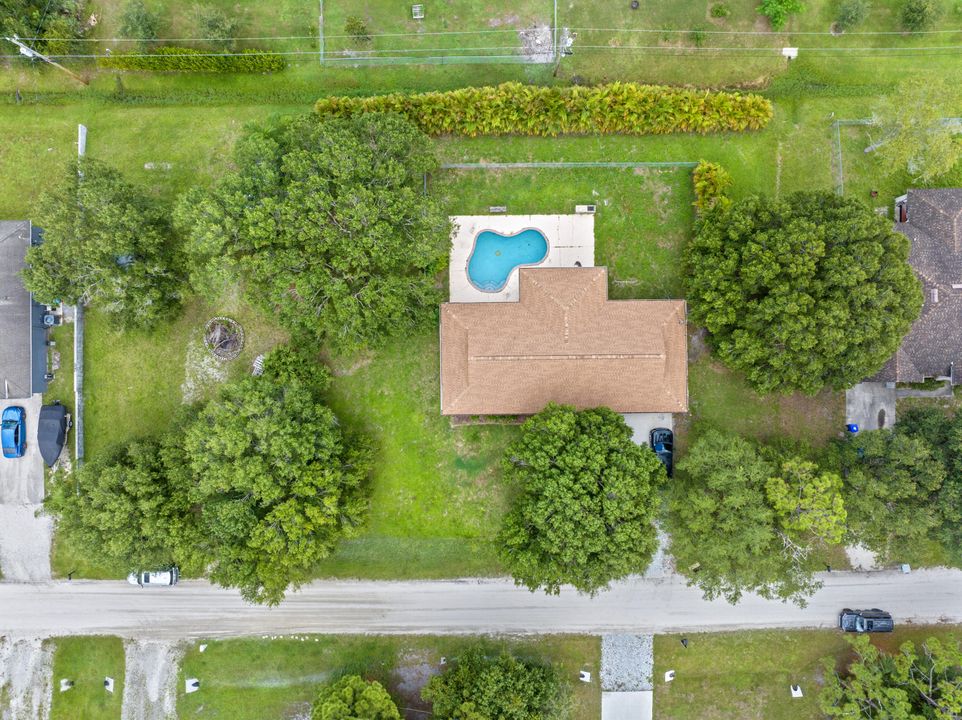 合同活跃: $395,000 (3 贝兹, 2 浴室, 1272 平方英尺)