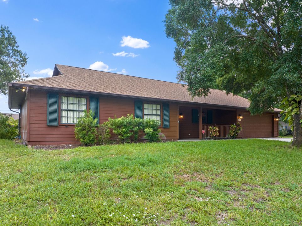 合同活跃: $395,000 (3 贝兹, 2 浴室, 1272 平方英尺)