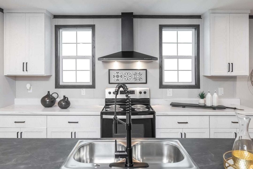 合同活跃: $265,900 (3 贝兹, 2 浴室, 1493 平方英尺)