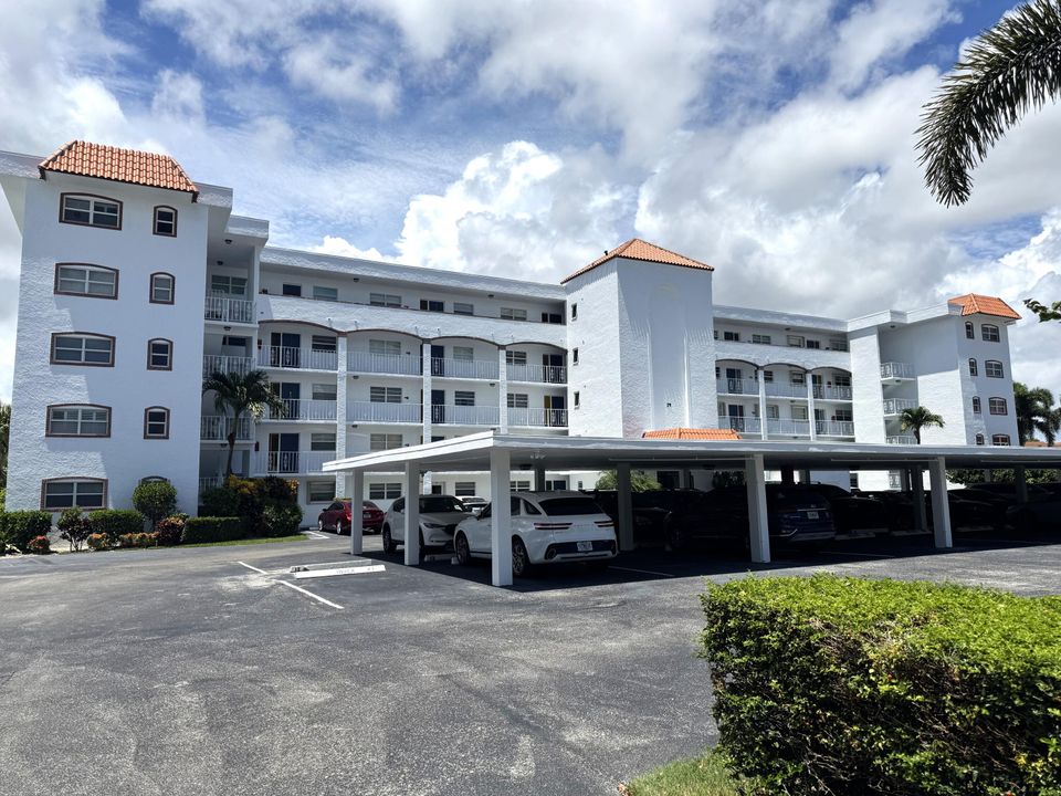 合同活跃: $209,000 (2 贝兹, 2 浴室, 1200 平方英尺)