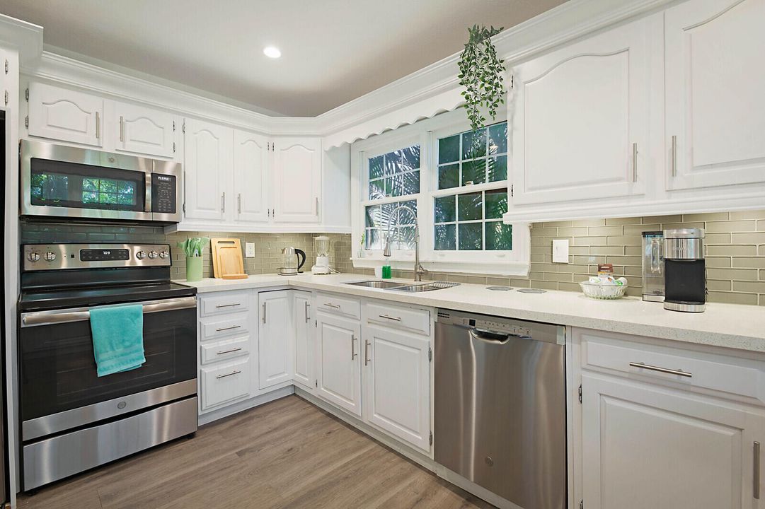 For Rent: $20,000 (4 beds, 3 baths, 3922 Square Feet)