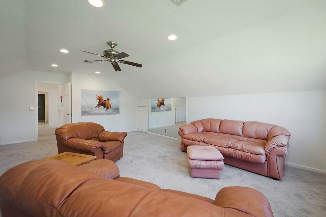 For Rent: $20,000 (4 beds, 3 baths, 3922 Square Feet)