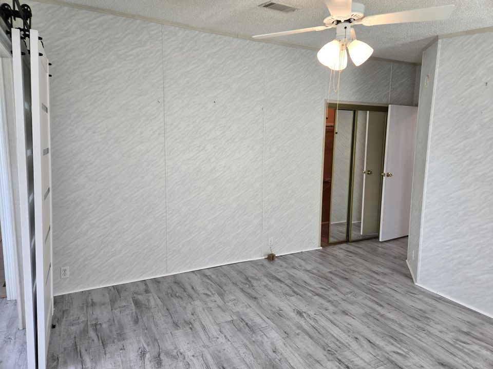 For Sale: $187,000 (2 beds, 2 baths, 1296 Square Feet)