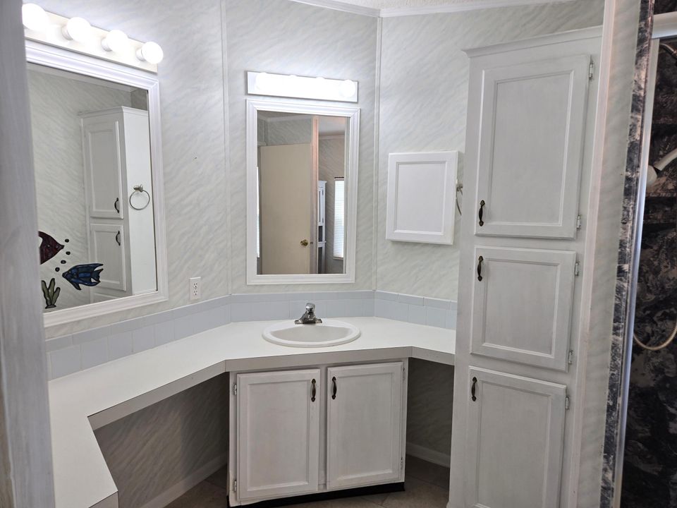 For Sale: $187,000 (2 beds, 2 baths, 1296 Square Feet)