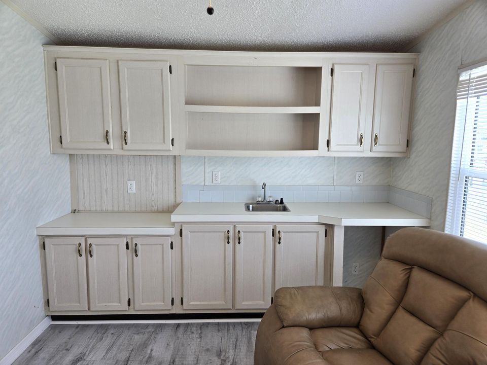 For Sale: $187,000 (2 beds, 2 baths, 1296 Square Feet)