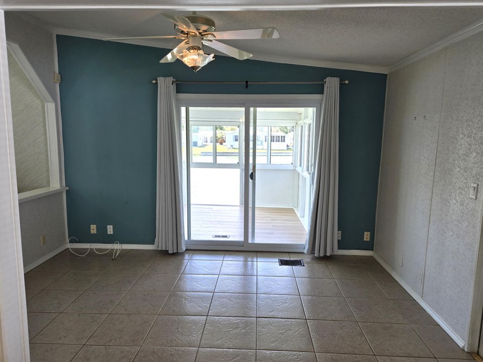 For Sale: $187,000 (2 beds, 2 baths, 1296 Square Feet)