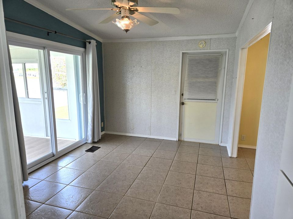 For Sale: $187,000 (2 beds, 2 baths, 1296 Square Feet)
