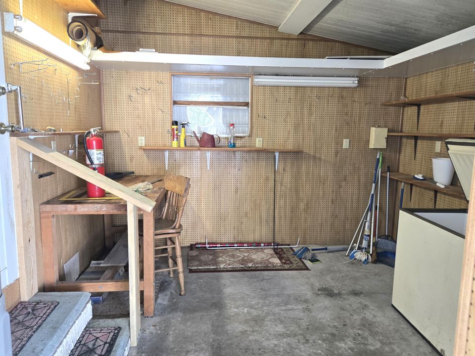 For Sale: $187,000 (2 beds, 2 baths, 1296 Square Feet)