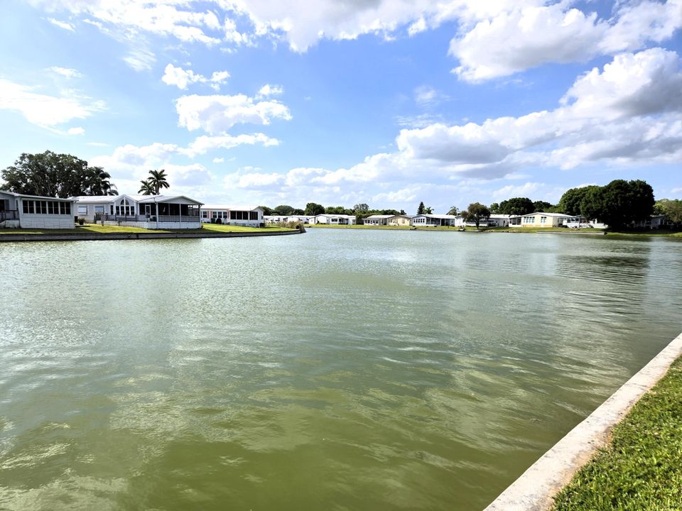 For Sale: $187,000 (2 beds, 2 baths, 1296 Square Feet)