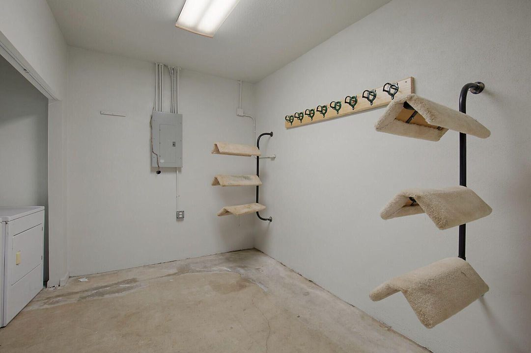 For Rent: $20,000 (4 beds, 3 baths, 3922 Square Feet)