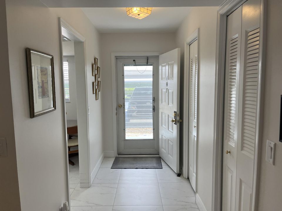 For Sale: $285,000 (2 beds, 2 baths, 1421 Square Feet)