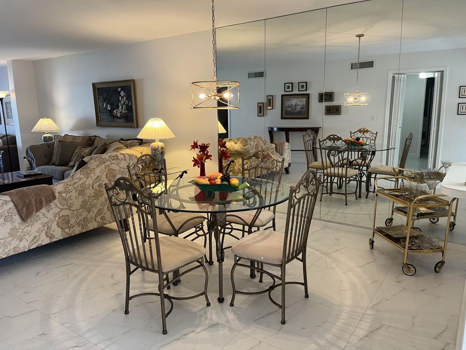 For Sale: $285,000 (2 beds, 2 baths, 1421 Square Feet)