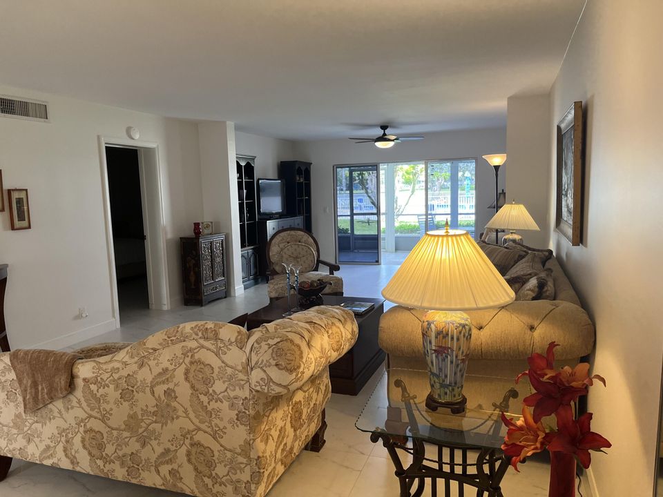 For Sale: $285,000 (2 beds, 2 baths, 1421 Square Feet)