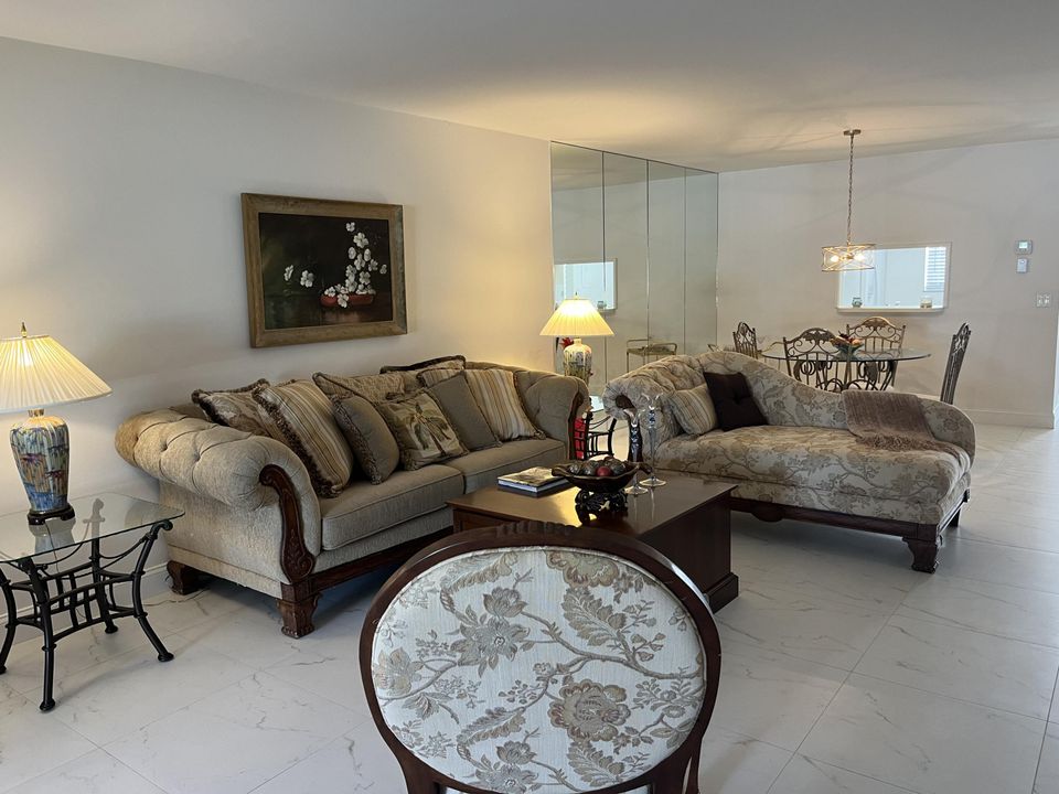 For Sale: $285,000 (2 beds, 2 baths, 1421 Square Feet)