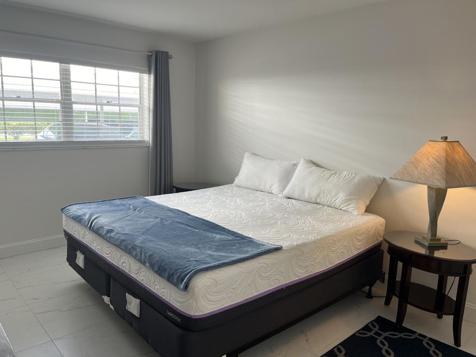 For Sale: $285,000 (2 beds, 2 baths, 1421 Square Feet)