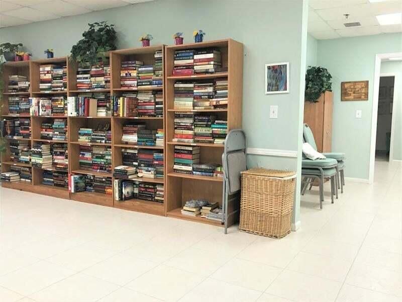 合同活跃: $3,000 (2 贝兹, 2 浴室, 1227 平方英尺)