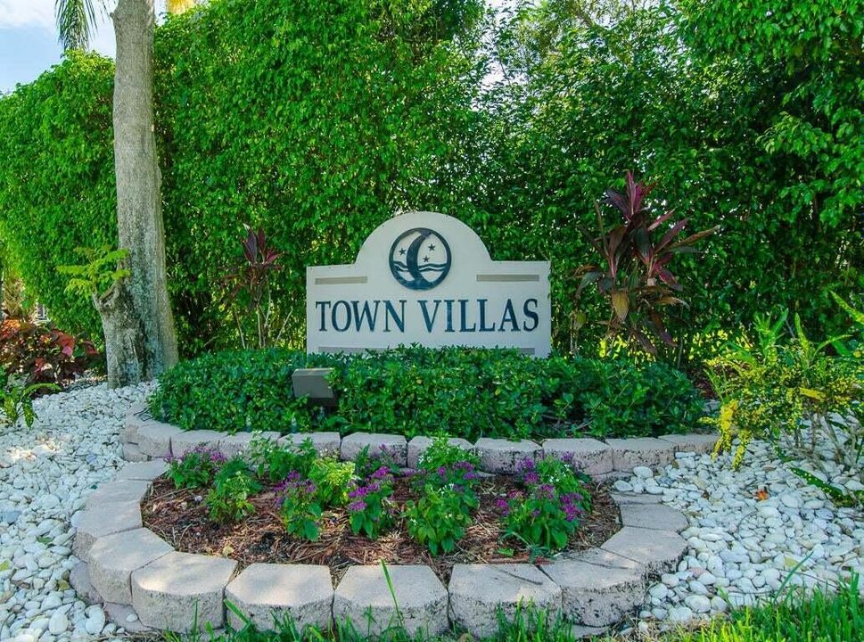 合同活跃: $3,000 (2 贝兹, 2 浴室, 1227 平方英尺)