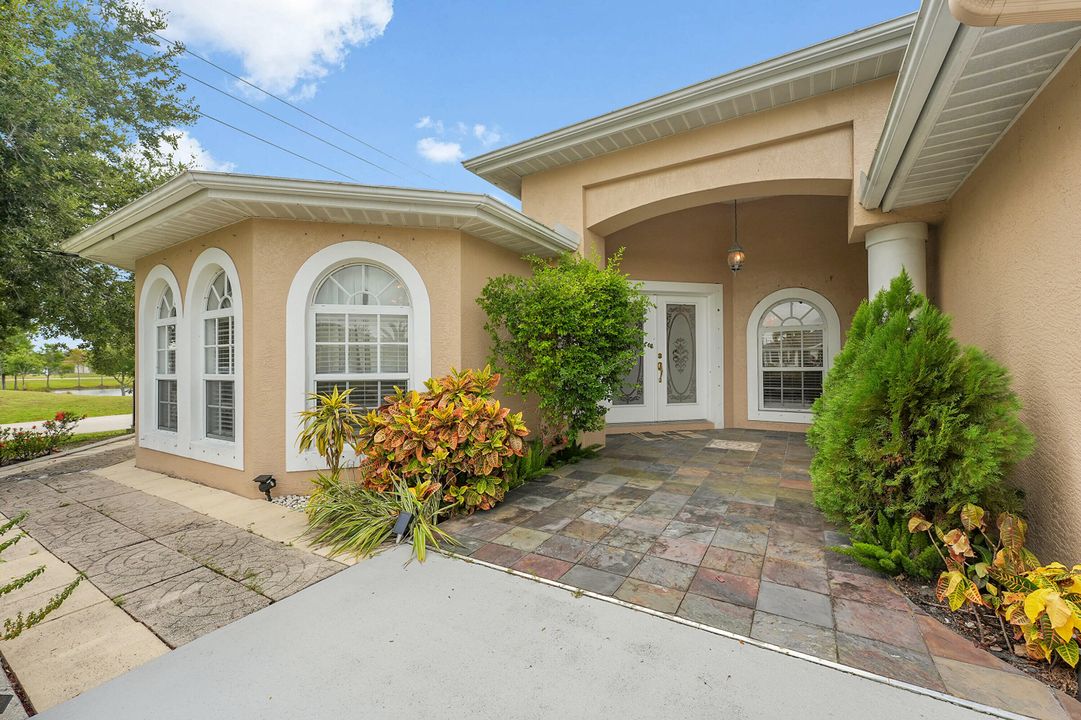 待售: $899,900 (3 贝兹, 2 浴室, 2802 平方英尺)