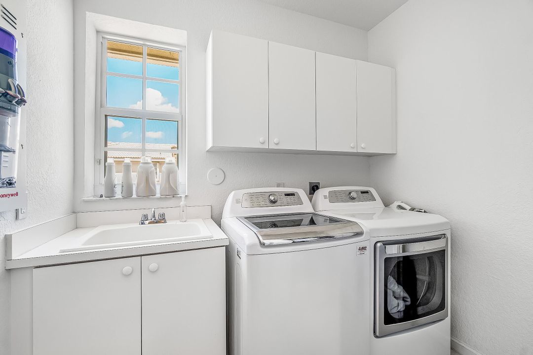 Active With Contract: $1,345,000 (4 beds, 4 baths, 3122 Square Feet)