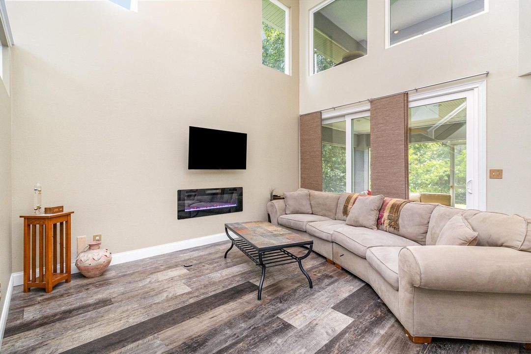 For Sale: $473,900 (3 beds, 3 baths, 2180 Square Feet)